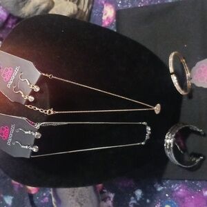 2 Paparazzi Jewelry Sets